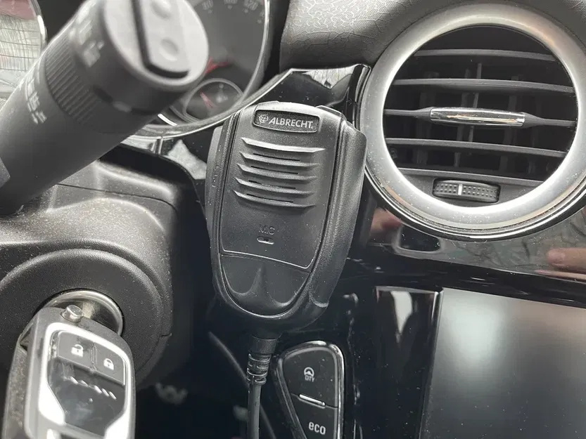 Giá đỡ Mike cho thiết bị di động Midland và President - Image 2