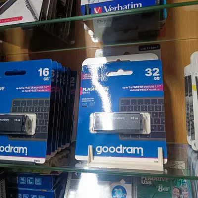 Giá đỡ sản phẩm đa năng cho không gian sống và làm việc