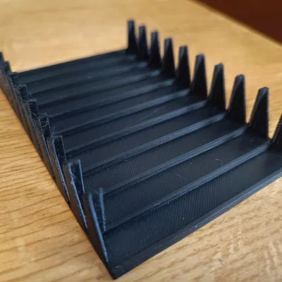 Giá đỡ sản phẩm đa năng cho không gian sống và làm việc