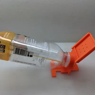 Bẫy chuột bằng chai nhựa thiết kế tối giản