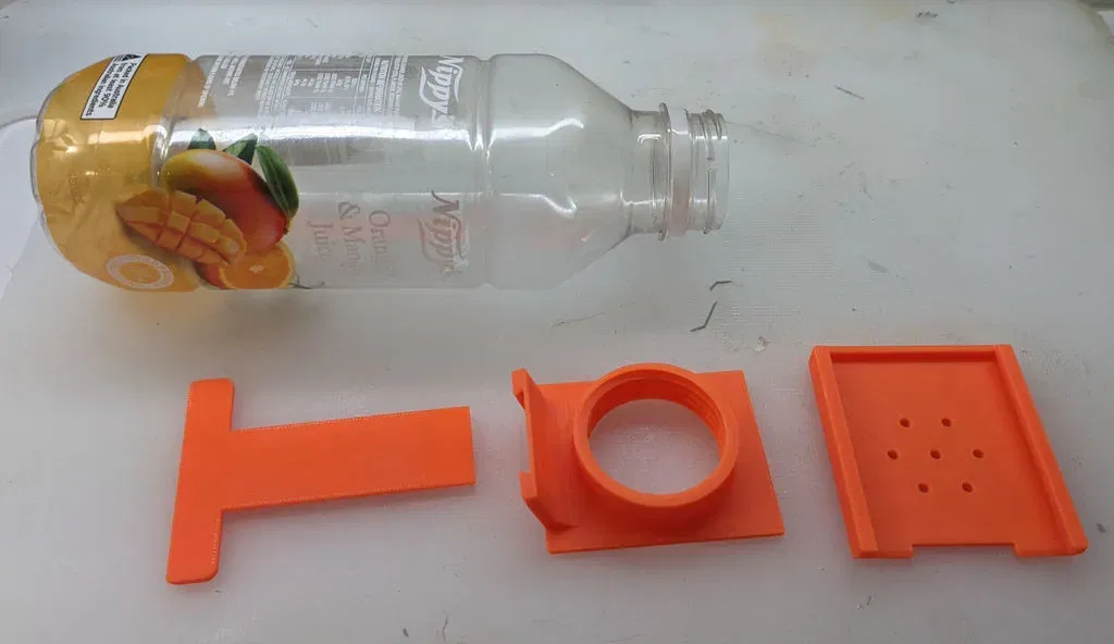 Bẫy chuột bằng chai nhựa thiết kế tối giản - Image 3