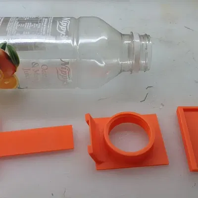 Bẫy chuột bằng chai nhựa thiết kế tối giản