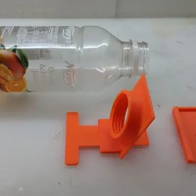 Bẫy chuột bằng chai nhựa thiết kế tối giản