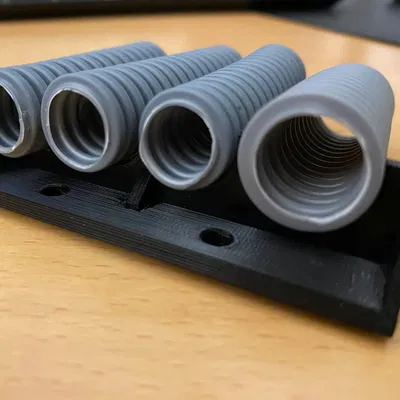 Giá đỡ ống dẫn điện 3x16mm và 1x20mm linh hoạt