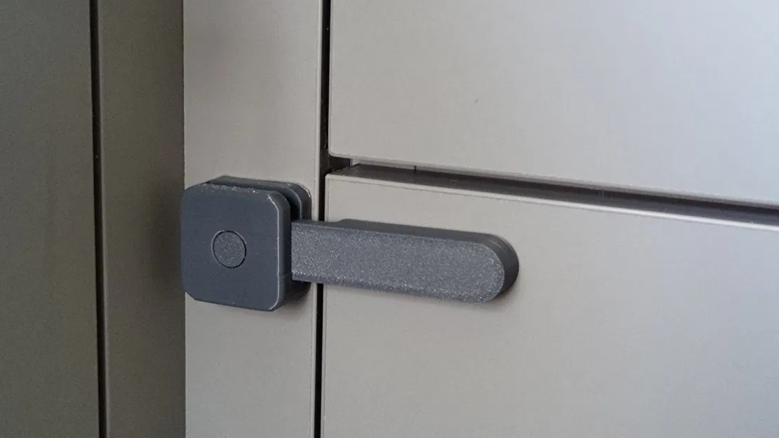 Khóa xoay giữ an toàn cho ngăn kéo trẻ em - Image 1