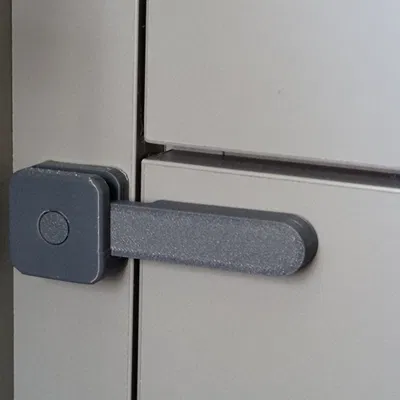 Khóa xoay giữ an toàn cho ngăn kéo trẻ em