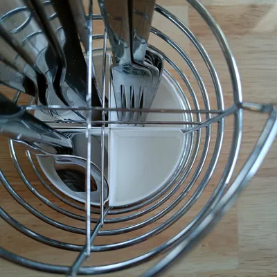 Giá đỡ dao kéo cho bàn ăn