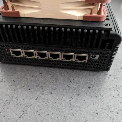 Mặt trước mới cho bộ định tuyến CWWK 6 cổng i226 không quạt