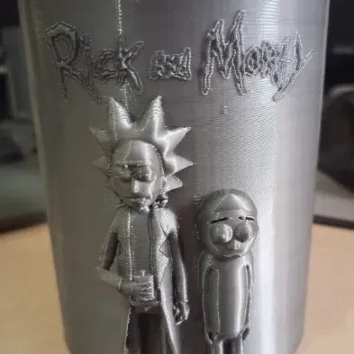 Cốc uống Rick và Morty với tay cầm dưa chua