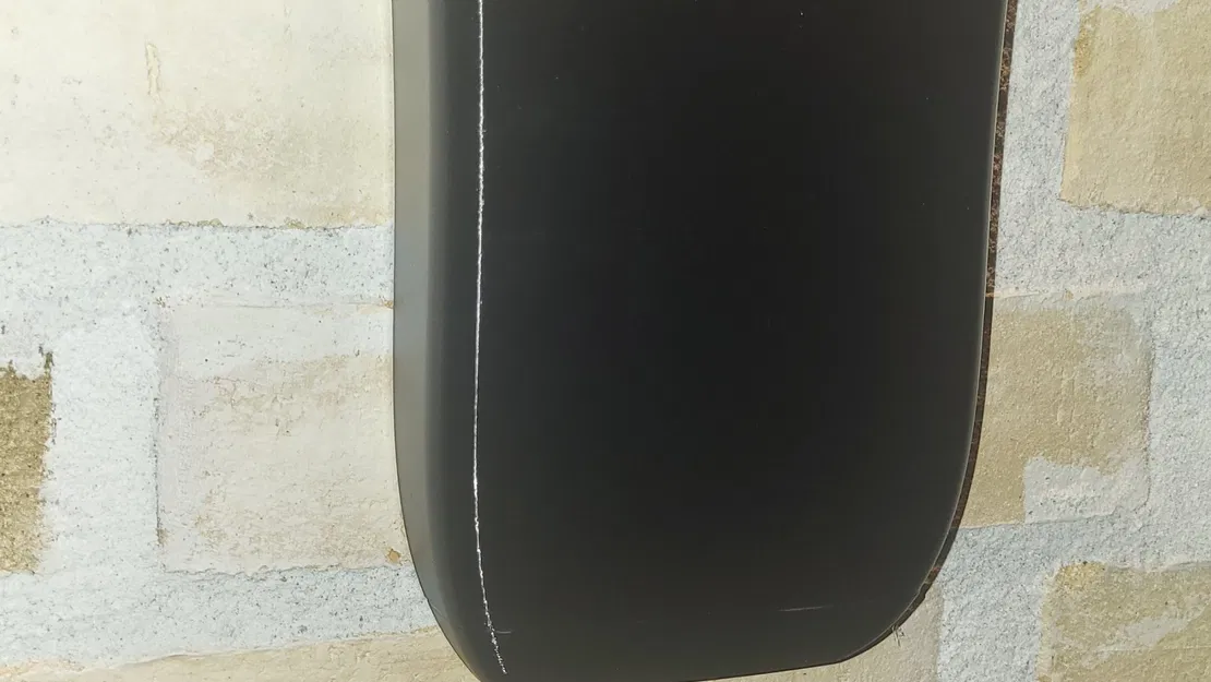 Bình hoa treo tường thiết kế mỏng gọn - Image 2