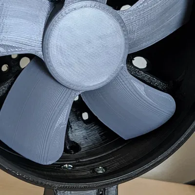 Quạt bàn mini in 3D với thiết kế tối giản