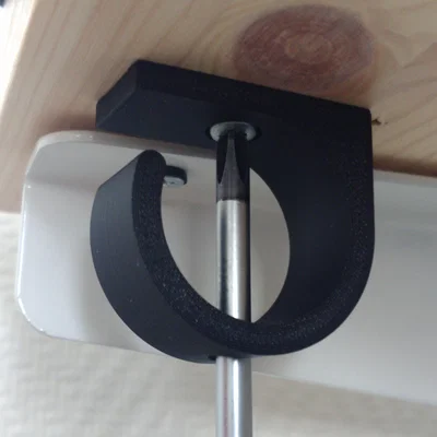 Giá đỡ cáp treo dễ dàng quản lý cáp