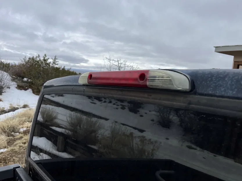 Grommet giữ đèn phanh thứ ba cho Nissan Frontier 2002 - Image 1