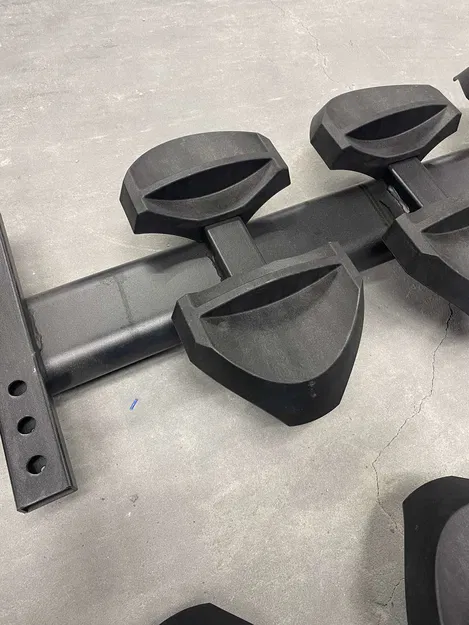 Giá đỡ gậy tạ trên máy tập thể hình - Image 1