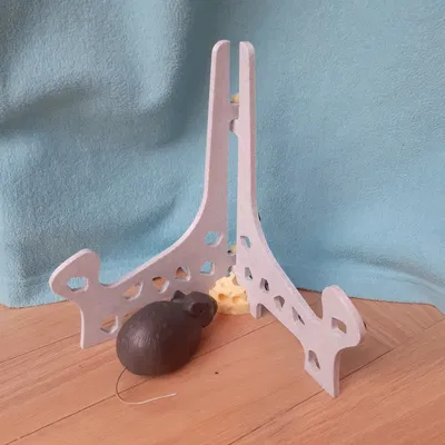 Giá đỡ đĩa hình mèo Voronoi với bất ngờ nhỏ