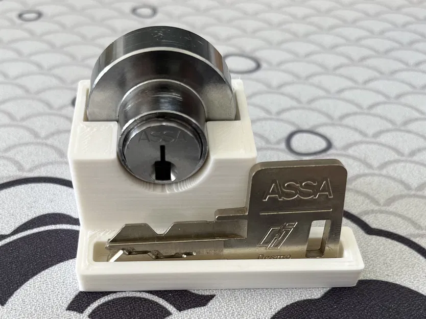 Giá đỡ ASSA Desmo cho nghệ thuật khóa - Image 2