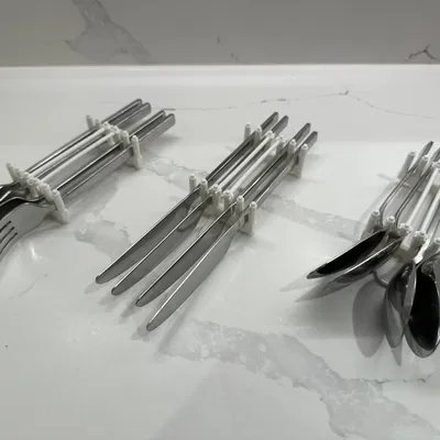 Giá đỡ dụng cụ nhà bếp tiết kiệm không gian