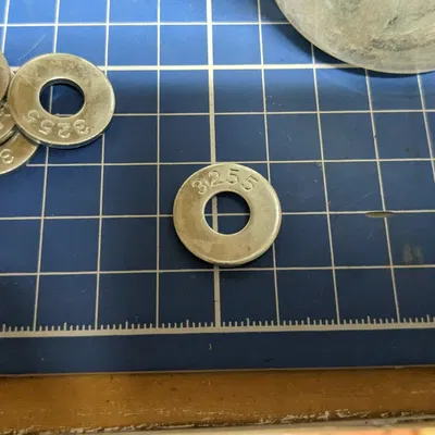 Chip poker "All in" với khe cắm trọng lượng tích hợp