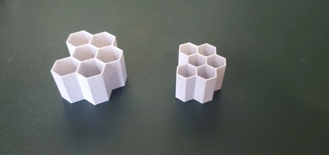 Giá đỡ pin hình tổ ong cho pin AA và AAA - Image 1