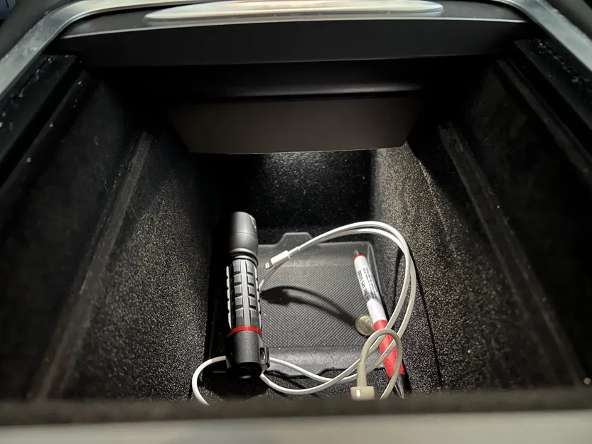 Khay tổ chức trung tâm cho Tesla Model 3 và Y - Image 3