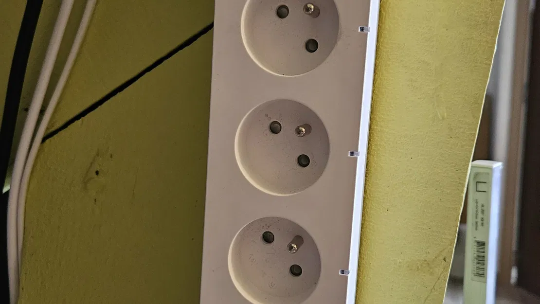 Giá đỡ ổ cắm thông minh Lidl Silvercrest treo tường - Image 1