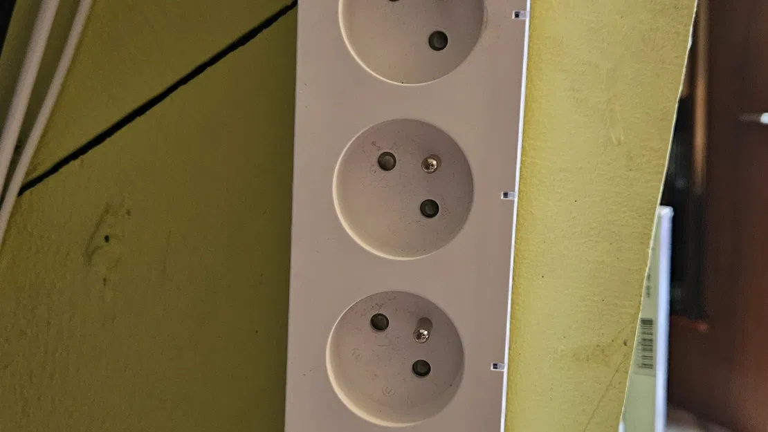 Giá đỡ ổ cắm thông minh Lidl Silvercrest treo tường - Image 2