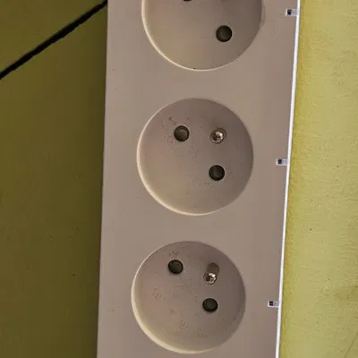 Giá đỡ ổ cắm thông minh Lidl Silvercrest treo tường