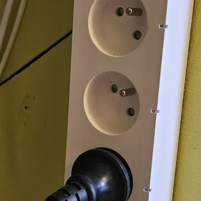 Giá đỡ ổ cắm thông minh Lidl Silvercrest treo tường