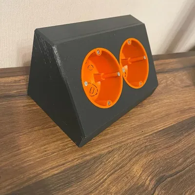 Ổ cắm âm tường lắp đặt trên mặt bàn nhà bếp