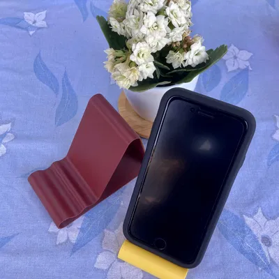 Giá đỡ điện thoại đơn giản theo nguyên tắc KISS