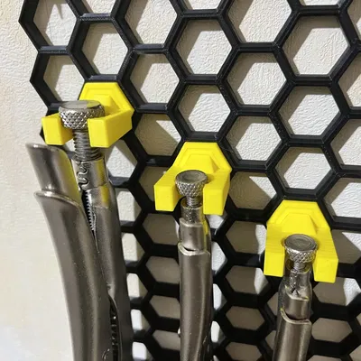 Giá đỡ kẹp cho tường lưu trữ tổ ong HSW với file Fusion 360