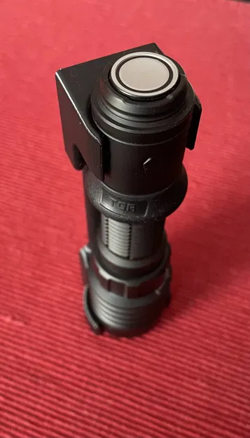 Giá đỡ đèn pin Olight Warrior 4X gắn tường hoặc tủ - Image 7