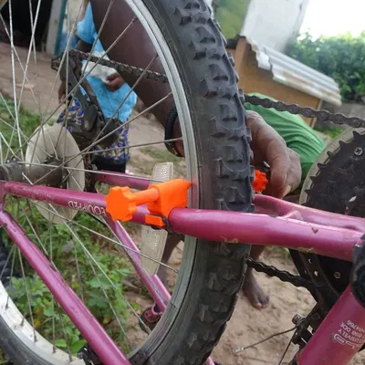 Công cụ chỉnh bánh xe đạp cho thợ sửa xe Gambia