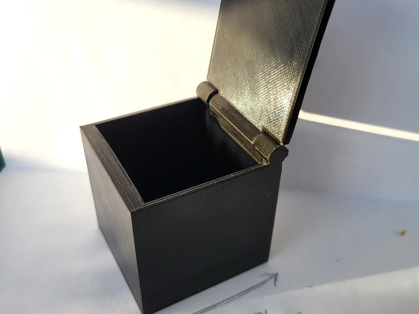 Hộp gập với bản lề tiện dụng - Image 1