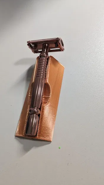 Giá đỡ an toàn cho dao cạo nữ Wilkinson Sword Intuition Roségold - Image 1