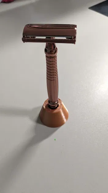 Giá đỡ an toàn cho dao cạo nữ Wilkinson Sword Intuition Roségold - Image 4