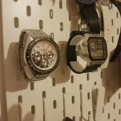 Giá đỡ đồng hồ Ikea Skadis cho tường modular