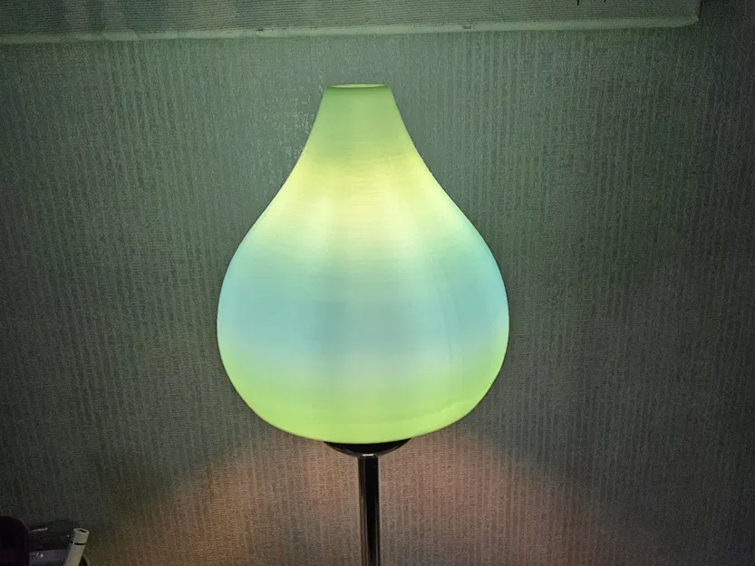 Đèn bàn hình giọt nước với ánh sáng tuyệt đẹp - Image 1