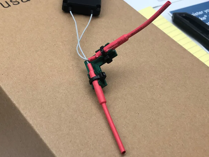 Giá đỡ ăng-ten 90 độ cho bộ thu FlySky - Image 1