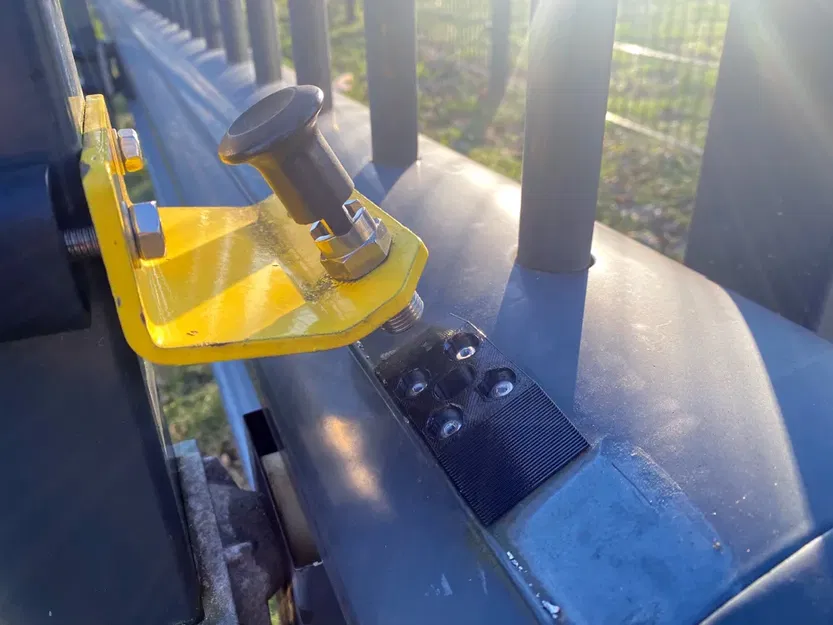 Bộ phận giữ pin cho cổng cuốn HERAS - Image 1