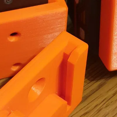 Giá đỡ pin treo tường Parkside