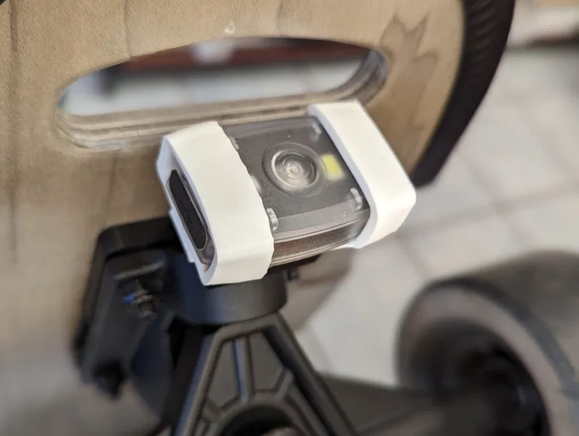 Giá đỡ đèn LED TPU cho ván trượt Elwing - Image 1