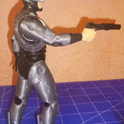 Robot cảnh sát Robocop với thiết kế chi tiết và độc đáo