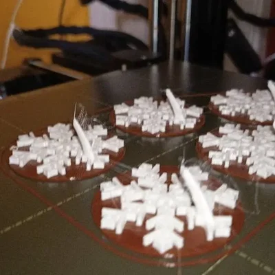 Giá treo tất Giáng Sinh hình bông tuyết cho lò sưởi