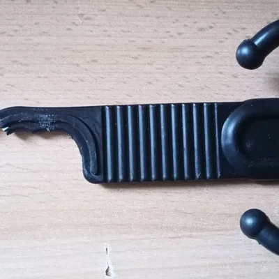 Giá đỡ háček cải tiến cho cốp xe ô tô