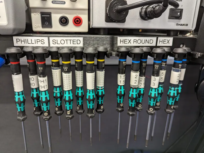 Giá đỡ treo tường cho 17 tua vít Wera Kraftform Micro - Image 1