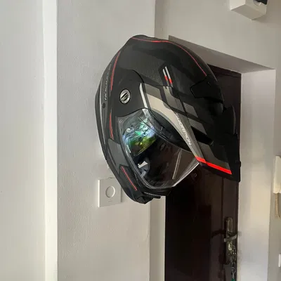 Giá treo mũ bảo hiểm xe máy treo tường