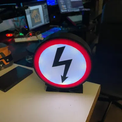 Hộp đèn LED với biểu tượng "Shock Logo" của Marilyn Manson