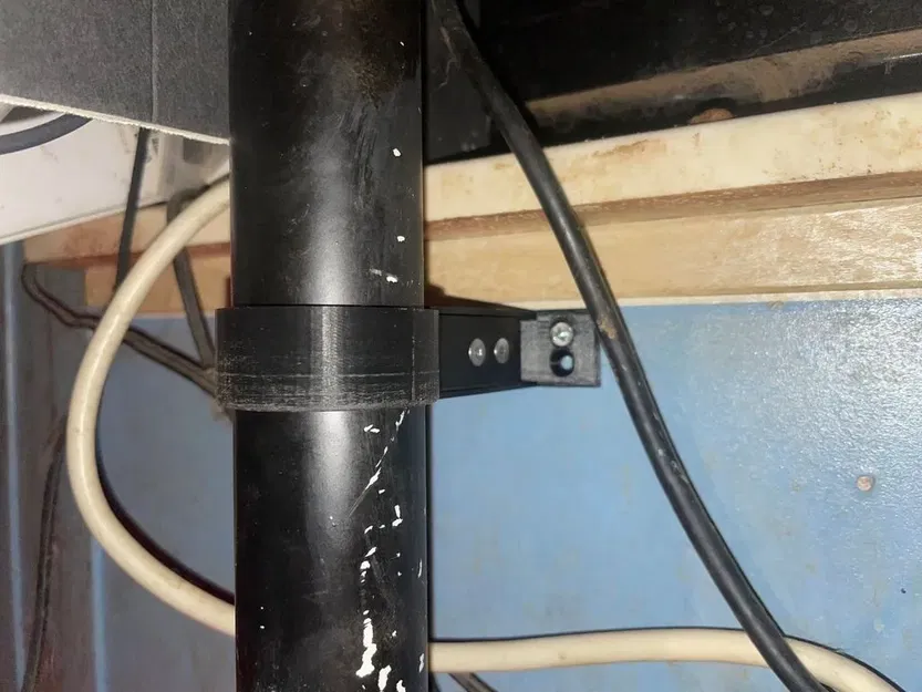 Giá đỡ tường có thể điều chỉnh Rubbermaid - Image 1