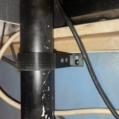 Giá đỡ tường có thể điều chỉnh Rubbermaid